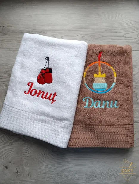Prosoape brodate cu numele Ionuț și Danu